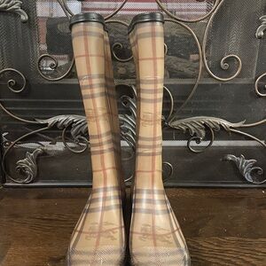 Burberry Beige Checkered Winter Boots